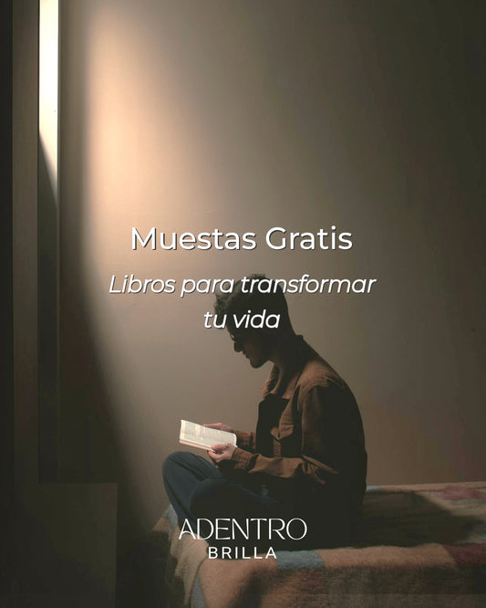 Persona sentada leyendo bajo una luz cálida - Muestra gratis de un capitulo de Adentro Brilla